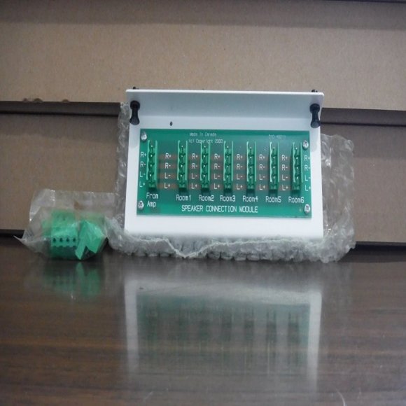 Leviton 1 x 6 Passive Audio Module - Connects 1 Amp To 6 Speakers - Picture 3 of 4